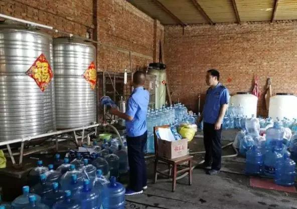 你还在喝桶装水吗?直饮水设备真香